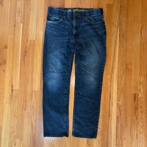 Lee Extreme Motion Regular Fit
Straight Leg Jeans